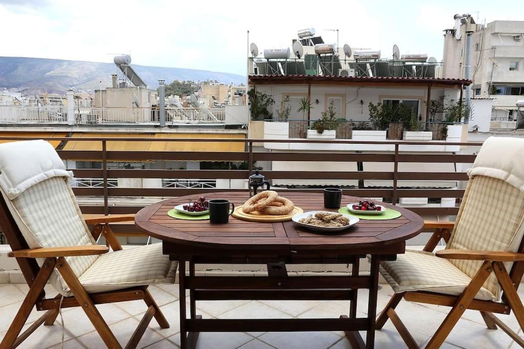 Fly Me To The Moon! Apartment Athens Exterior photo